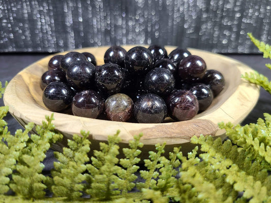 Mini garnet spheres