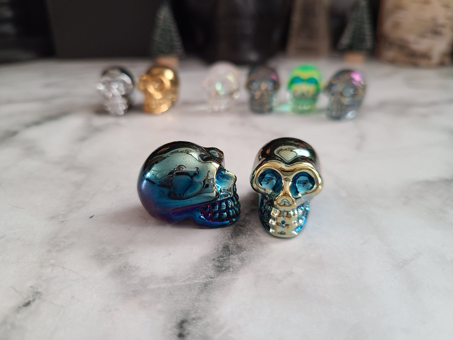 Aura crystal mini skull | 1 (one) 1" aura or titanium coated crystal skull, perfect for those that work with spirits!