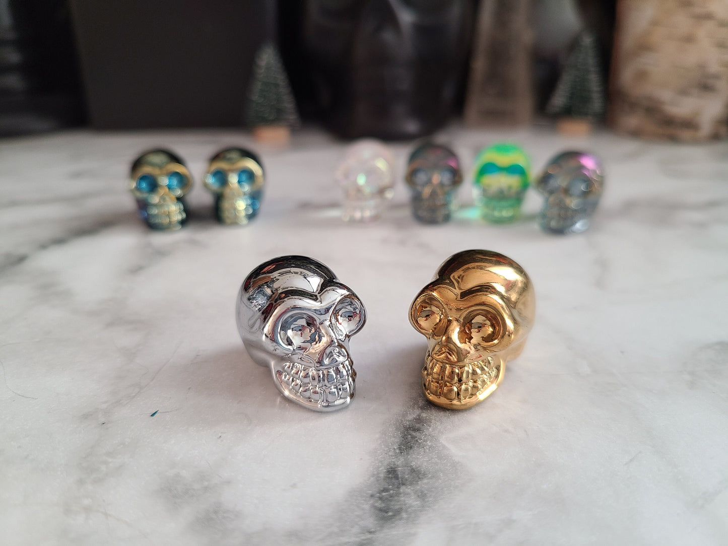 Aura crystal mini skull | 1 (one) 1" aura or titanium coated crystal skull, perfect for those that work with spirits!