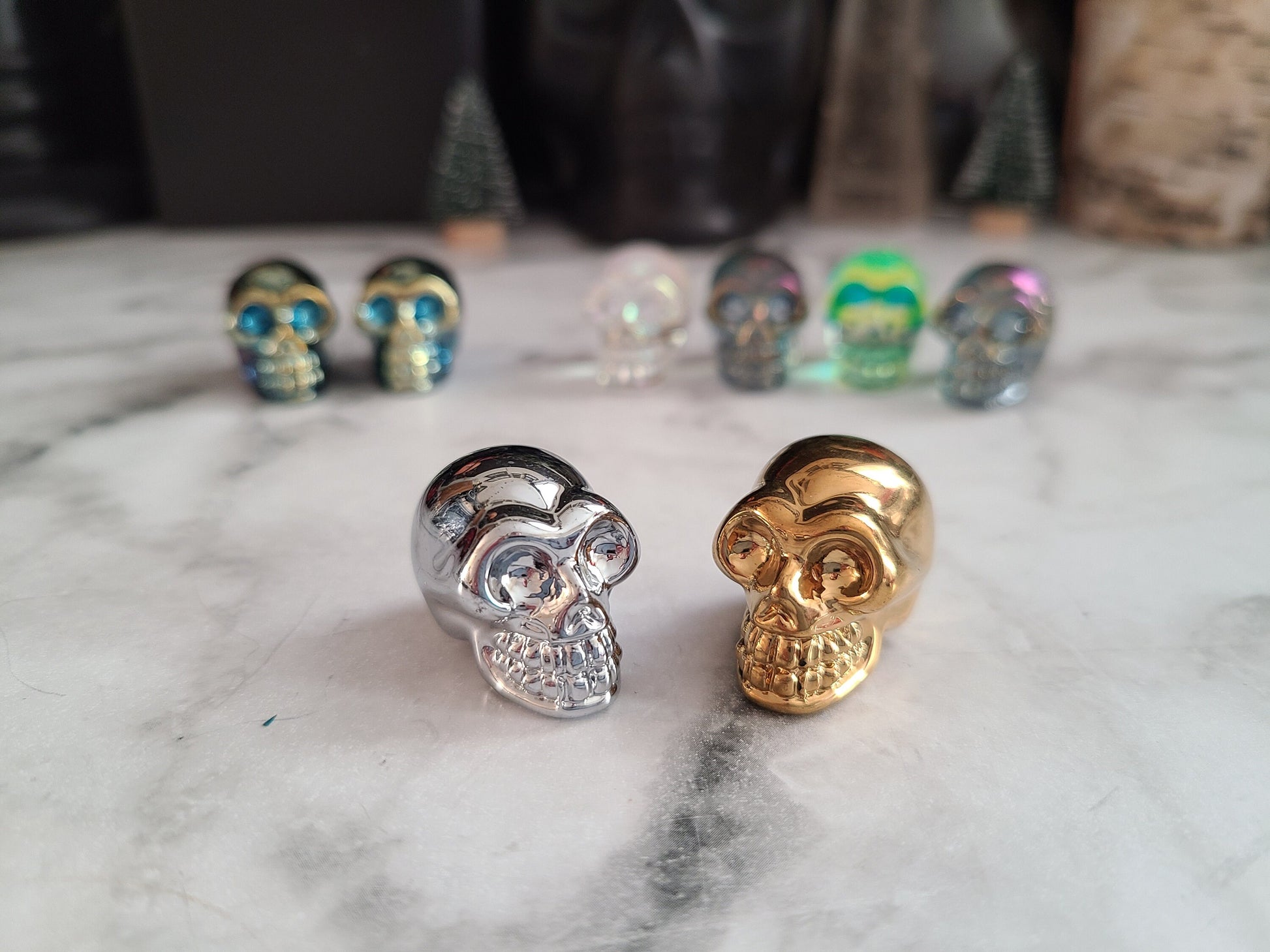 Aura crystal mini skull | 1 (one) 1" aura or titanium coated crystal skull, perfect for those that work with spirits!